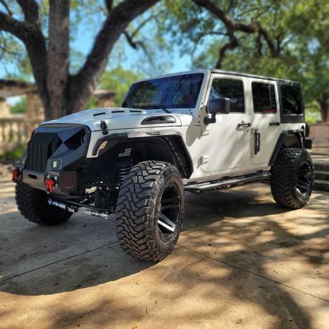 Photo 2 from auction – 2017 JEEP WRANGLER U with VIN 1C4BJWFG0HL557207