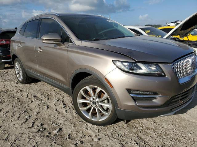 Photo 4 from auction – 2019 LINCOLN MKC SELECT with VIN 5LMCJ2C90KUL39636