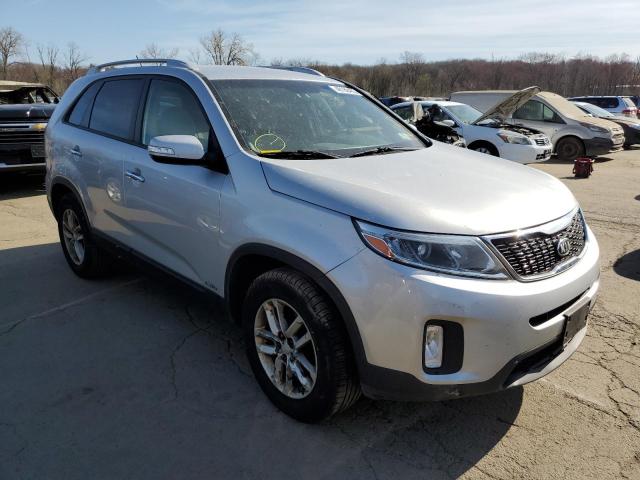 Photo 4 from auction – 2015 KIA SORENTO LX with VIN 5XYKTDA64FG556373