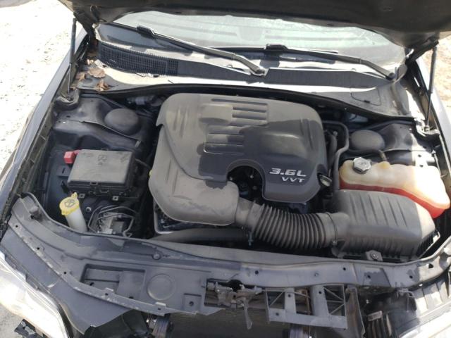 Photo 11 from auction – 2017 CHRYSLER 300 LIMITE with VIN 2C3CCAAG5HH516338