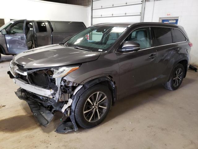 TOYOTA HIGHLANDER 2017 with VIN 5TDJZRFH1HS409032 - Photo from auction
