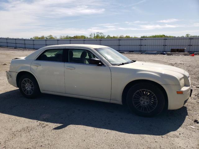Photo 4 from auction – 2009 CHRYSLER 300 LX with VIN 2C3KA43D29H517390