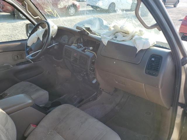 Photo 8 from auction – 2002 TOYOTA 4RUNNER SR with VIN JT3GN86R820259055