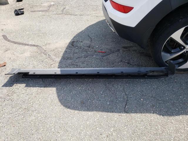 Photo 13 from auction – 2017 HYUNDAI TUCSON LIM with VIN KM8J3CA27HU301779