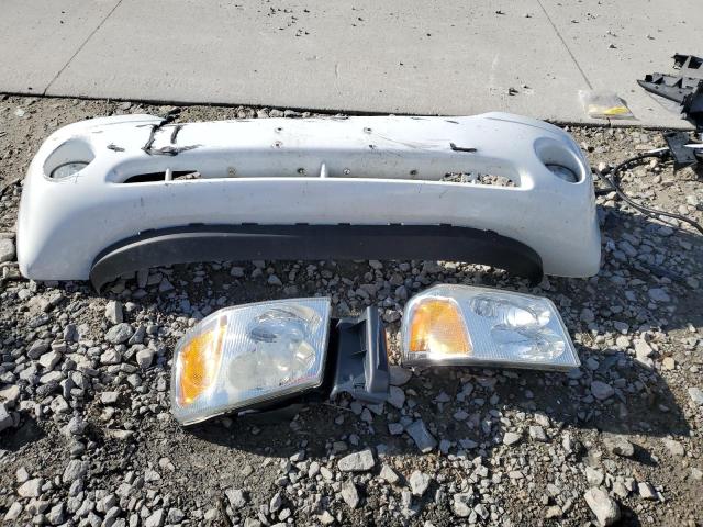 Photo 13 from auction – 2003 GMC ENVOY with VIN 1GKDT13S232124117