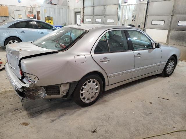 Photo 3 from auction – 2001 MERCEDES-BENZ E 320 with VIN WDBJF65J51B302301