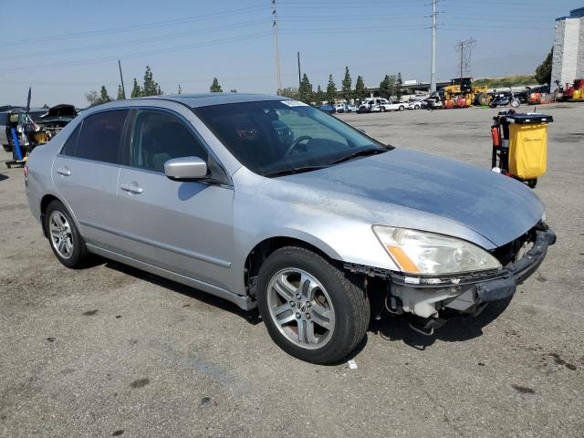 Photo 4 from auction – 2005 HONDA ACCORD EX with VIN JHMCM56705C005156