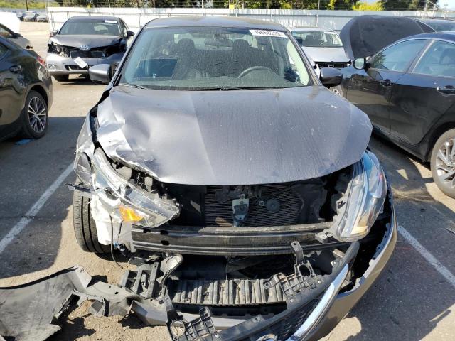 Photo 5 from auction – 2017 NISSAN SENTRA S with VIN 3N1AB7AP3HL721255