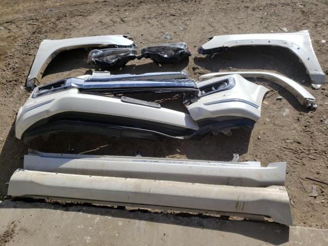 Photo 13 from auction – 2014 TOYOTA 4RUNNER SR with VIN JTEBU5JR1E5157338