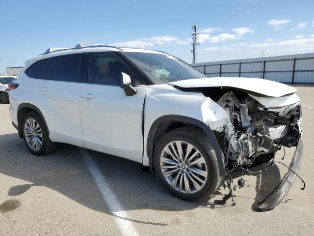 Photo 4 from auction – 2022 TOYOTA HIGHLANDER with VIN 5TDEBRCH8NS083557