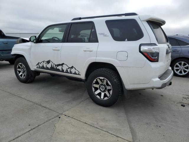 Photo 2 from auction – 2020 TOYOTA 4RUNNER SR with VIN JTEBU5JR2L5831767
