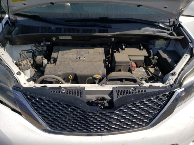 Photo 12 from auction – 2016 TOYOTA SIENNA SE with VIN 5TDXK3DC4GS744206