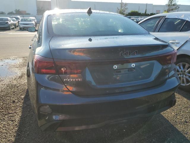 Photo 6 from auction – 2016 KIA FORTE LX with VIN KNAFX4A6XG5572252