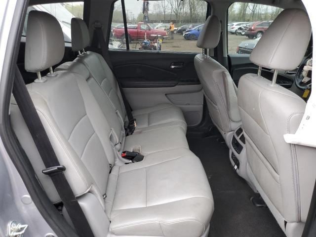 Photo 11 from auction – 2017 HONDA PILOT TOUR with VIN 5FNYF6H98HB062346