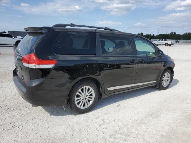 Photo 3 from auction – 2012 TOYOTA SIENNA XLE with VIN 5TDYK3DC2CS256287