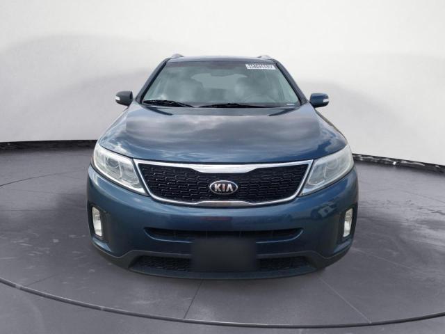 Photo 5 from auction – 2015 KIA SORENTO LX with VIN 5XYKTCA60FG583080