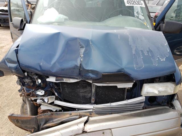 Photo 11 from auction – 2002 CHEVROLET ASTRO with VIN 1GNEL19X92B102401