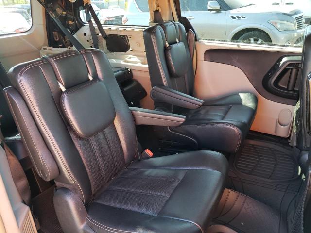 Photo 11 from auction – 2015 CHRYSLER TOWN & COU with VIN 2C4RC1CG6FR741247