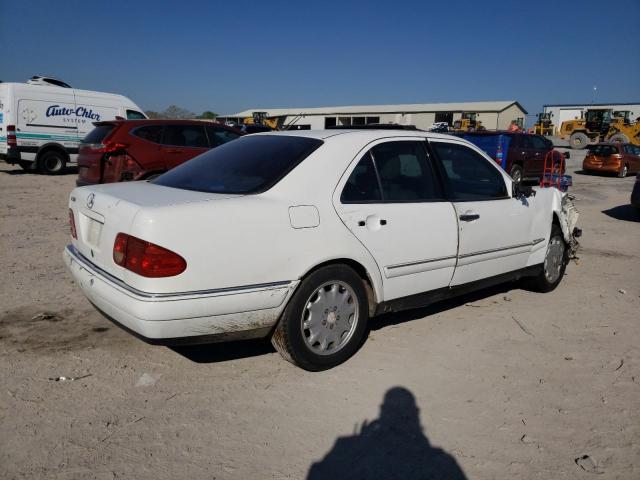 Photo 3 from auction – 1998 MERCEDES-BENZ E320 with VIN WDBJF65F7WA540370