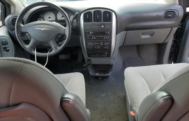 Photo 8 from auction – 2005 CHRYSLER TOWN & COU with VIN 2C8GP54L05R602338