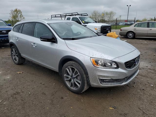 Photo 4 from auction – 2016 VOLVO V60 CROSS with VIN YV4612HK8G1015484