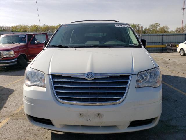 Photo 5 from auction – 2010 CHRYSLER TOWN & COU with VIN 2A4RR4DE2AR374055