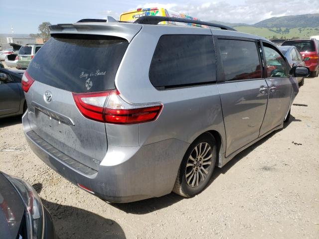 Photo 3 from auction – 2018 TOYOTA SIENNA XLE with VIN 5TDYZ3DC3JS947840