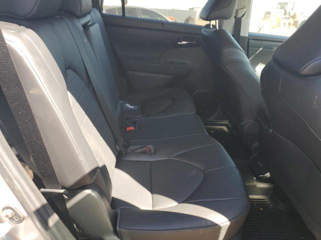 Photo 11 from auction – 2022 TOYOTA HIGHLANDER with VIN 5TDHZRBH0NS230027