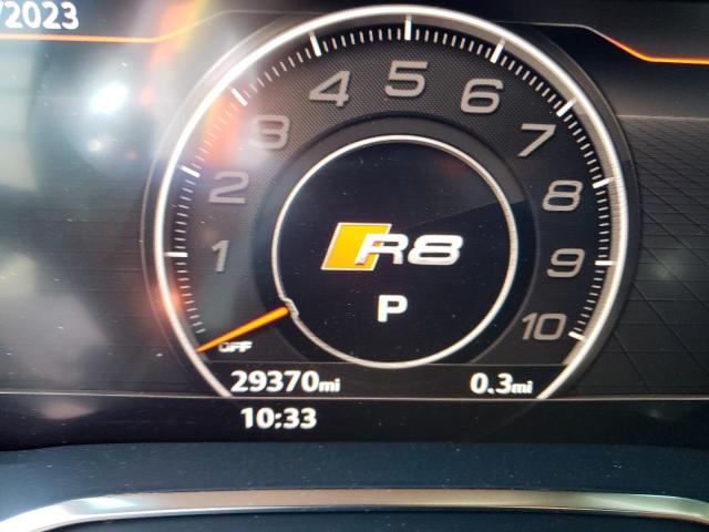Photo 9 from auction – 2017 AUDI R8 SPYDER with VIN WUAVACFX5H7903940