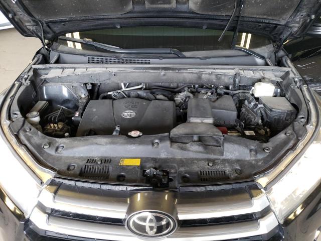 Photo 12 from auction – 2017 TOYOTA HIGHLANDER with VIN 5TDJZRFH0HS520851