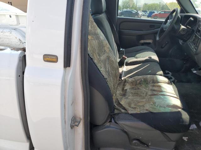Photo 10 from auction – 2005 CHEVROLET SILVERADO with VIN 1GCEC14T75Z158605