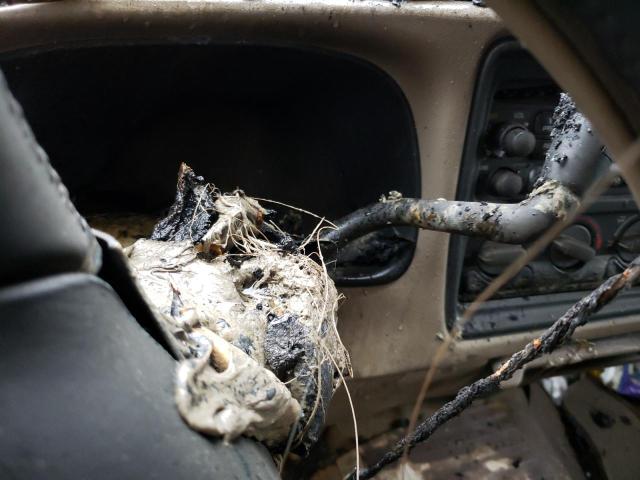 Photo 9 from auction – 2001 CHEVROLET SILVERADO with VIN 2GCEC19V011353149