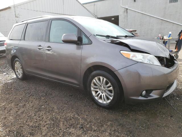 Photo 4 from auction – 2011 TOYOTA SIENNA XLE with VIN 5TDYK3DC3BS008287