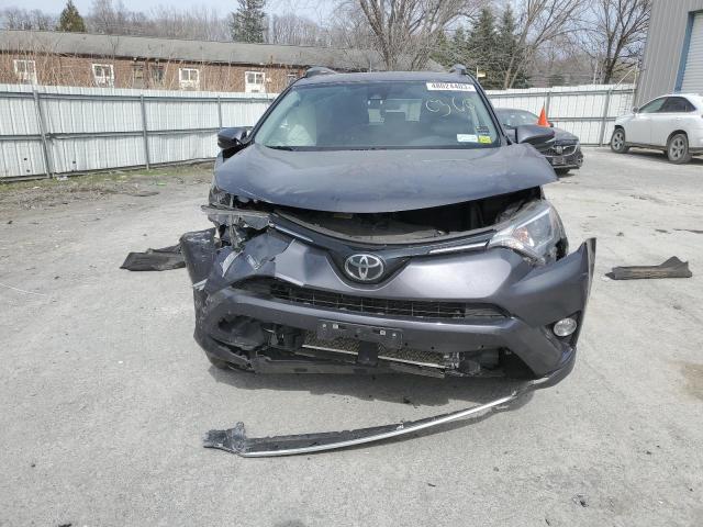 Photo 5 from auction – 2017 TOYOTA RAV4 XLE with VIN JTMRFREV3HJ165139