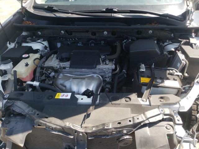 Photo 11 from auction – 2017 TOYOTA RAV4 XLE with VIN JTMRFREV5HJ702111