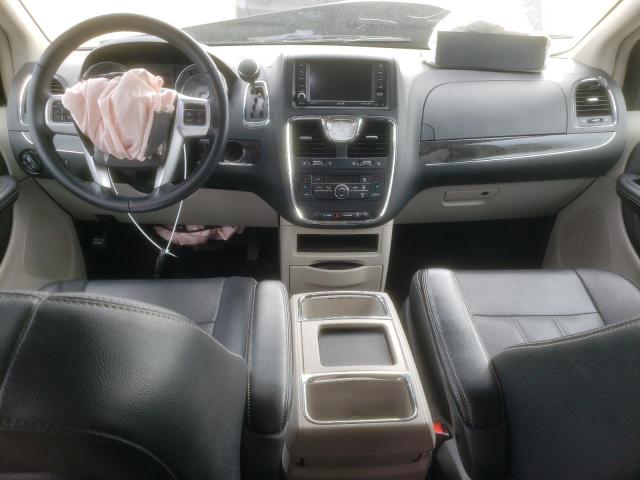 Photo 8 from auction – 2016 CHRYSLER TOWN & COU with VIN 2C4RC1BG2GR292880