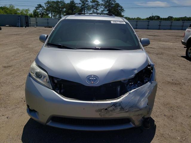 Photo 5 from auction – 2011 TOYOTA SIENNA XLE with VIN 5TDYK3DC8BS026557