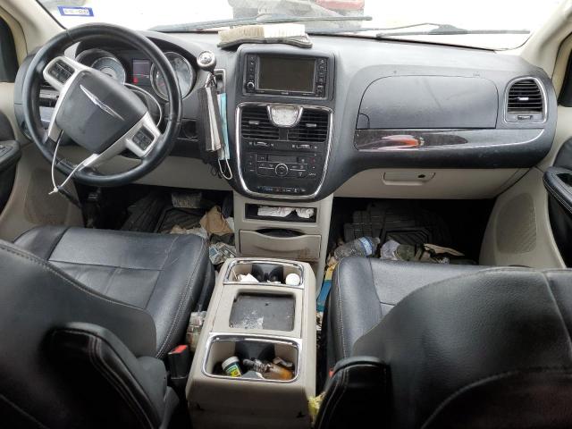 Photo 8 from auction – 2016 CHRYSLER TOWN & COU with VIN 2C4RC1BG2GR198515