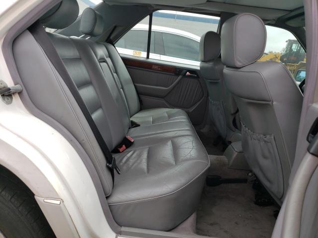 Photo 10 from auction – 1994 MERCEDES-BENZ E 320 with VIN WDBEA32E6RC077222