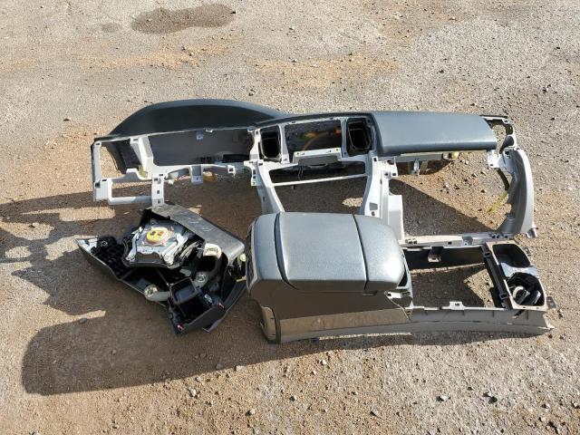 Photo 13 from auction – 2003 TOYOTA 4RUNNER SR with VIN JTEBU14RX30012877