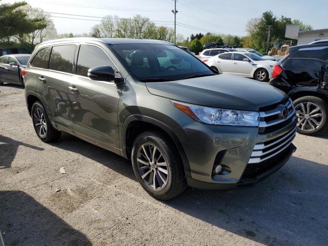 Photo 4 from auction – 2017 TOYOTA HIGHLANDER with VIN 5TDKZRFH5HS213213