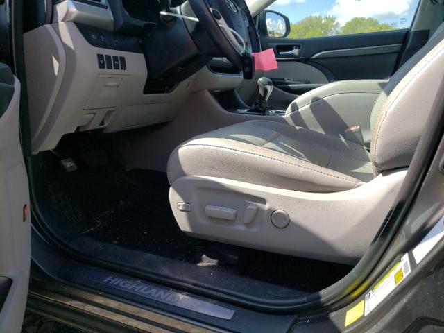 Photo 7 from auction – 2018 TOYOTA HIGHLANDER with VIN 5TDDZRFH2JS836030