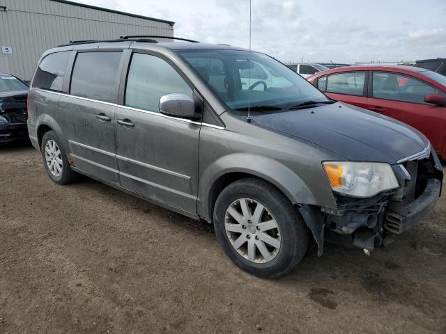Photo 4 from auction – 2010 CHRYSLER TOWN & COU with VIN 2A4RR5DX6AR257022