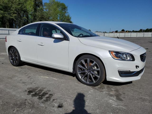 Photo 4 from auction – 2015 VOLVO S60 PLATIN with VIN YV149MFM6F1334099