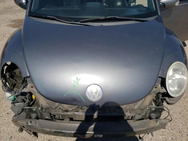 Photo 11 from auction – 2004 VOLKSWAGEN NEW BEETLE with VIN 3VWFE31C94M417302