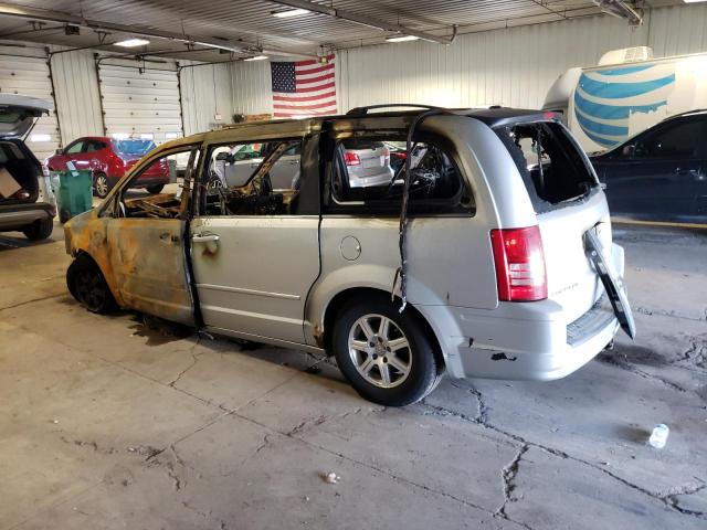 Photo 2 from auction – 2010 CHRYSLER TOWN & COU with VIN 2A4RR5D15AR104496