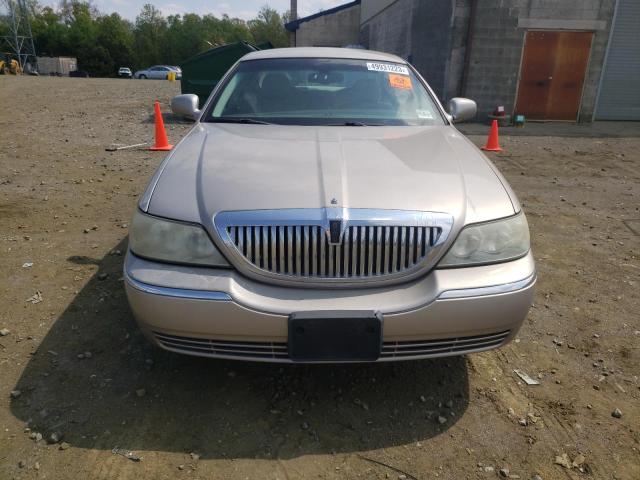 Photo 5 from auction – 2003 LINCOLN TOWN CAR with VIN 1LNHM81W33Y672872