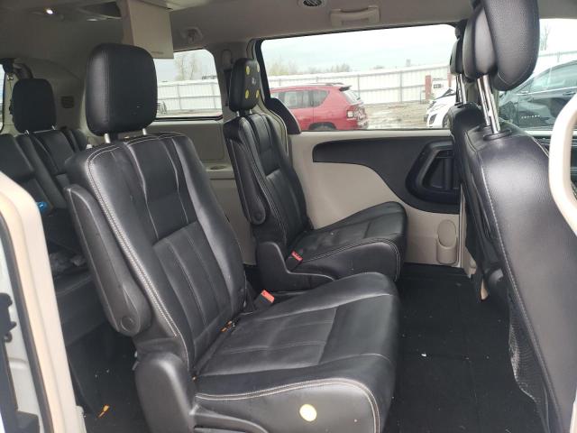 Photo 10 from auction – 2016 CHRYSLER TOWN & COU with VIN 2C4RC1BG1GR185612