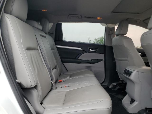 Photo 11 from auction – 2019 TOYOTA HIGHLANDER with VIN 5TDKZRFH5KS556692