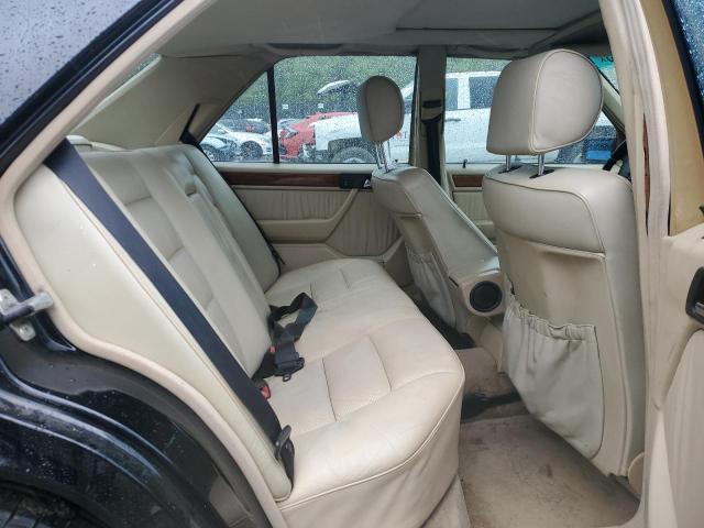 Photo 10 from auction – 1993 MERCEDES-BENZ 300 E with VIN WDBEA32E5PB990119